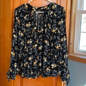 American Eagle floral long sleeve blouse